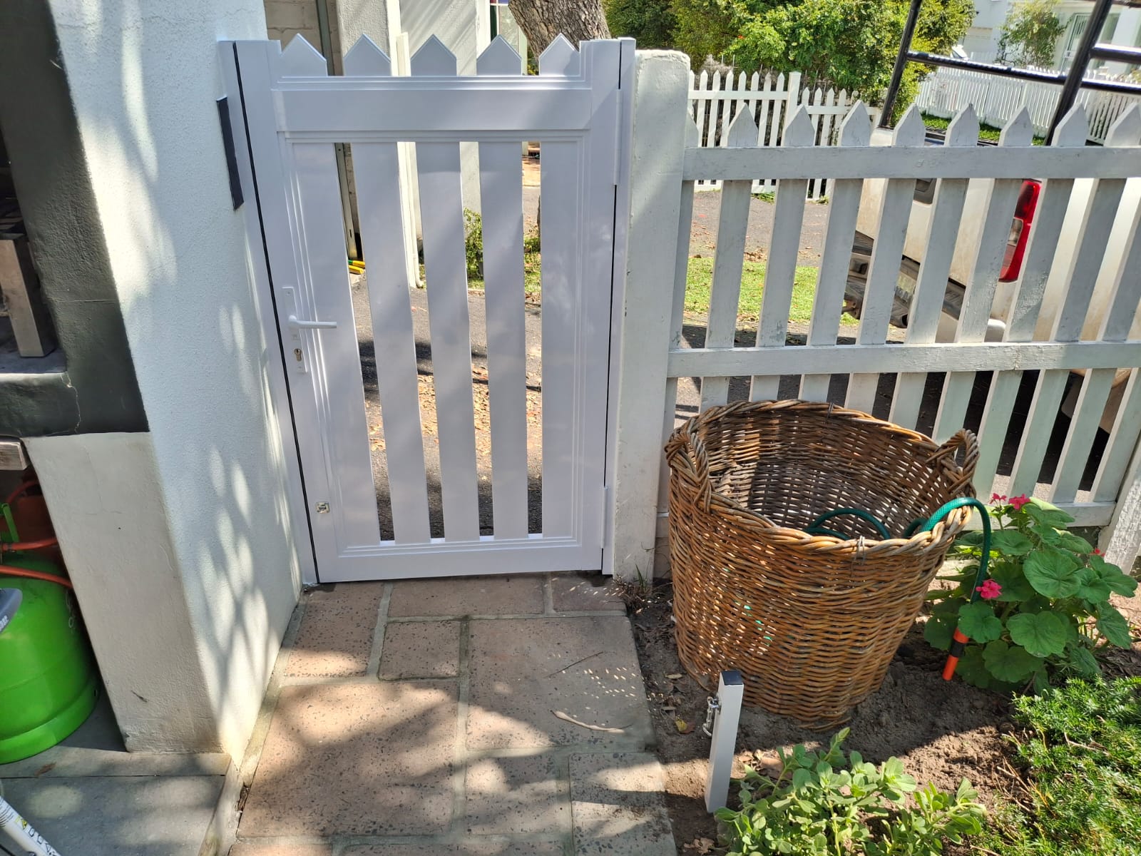 Hinge Door – Aluminium garden gate