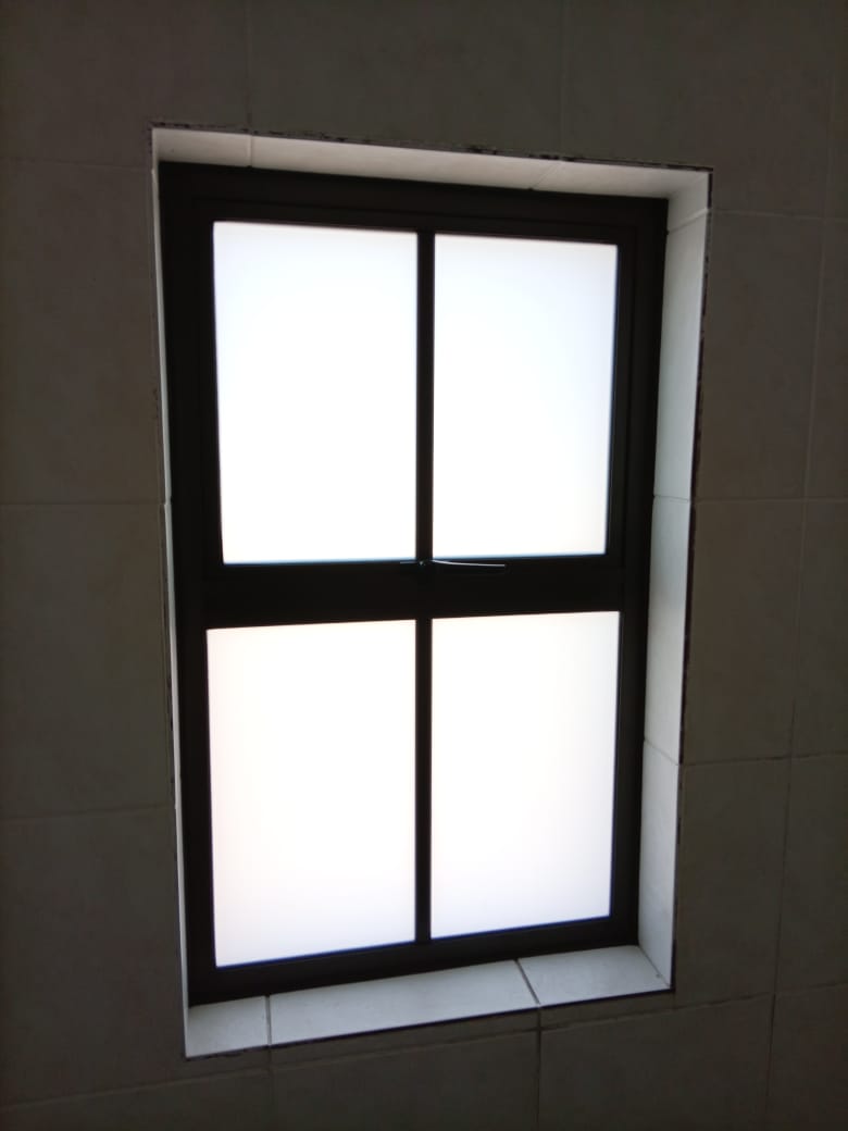 Window – PT window with WTG glass and colonial split