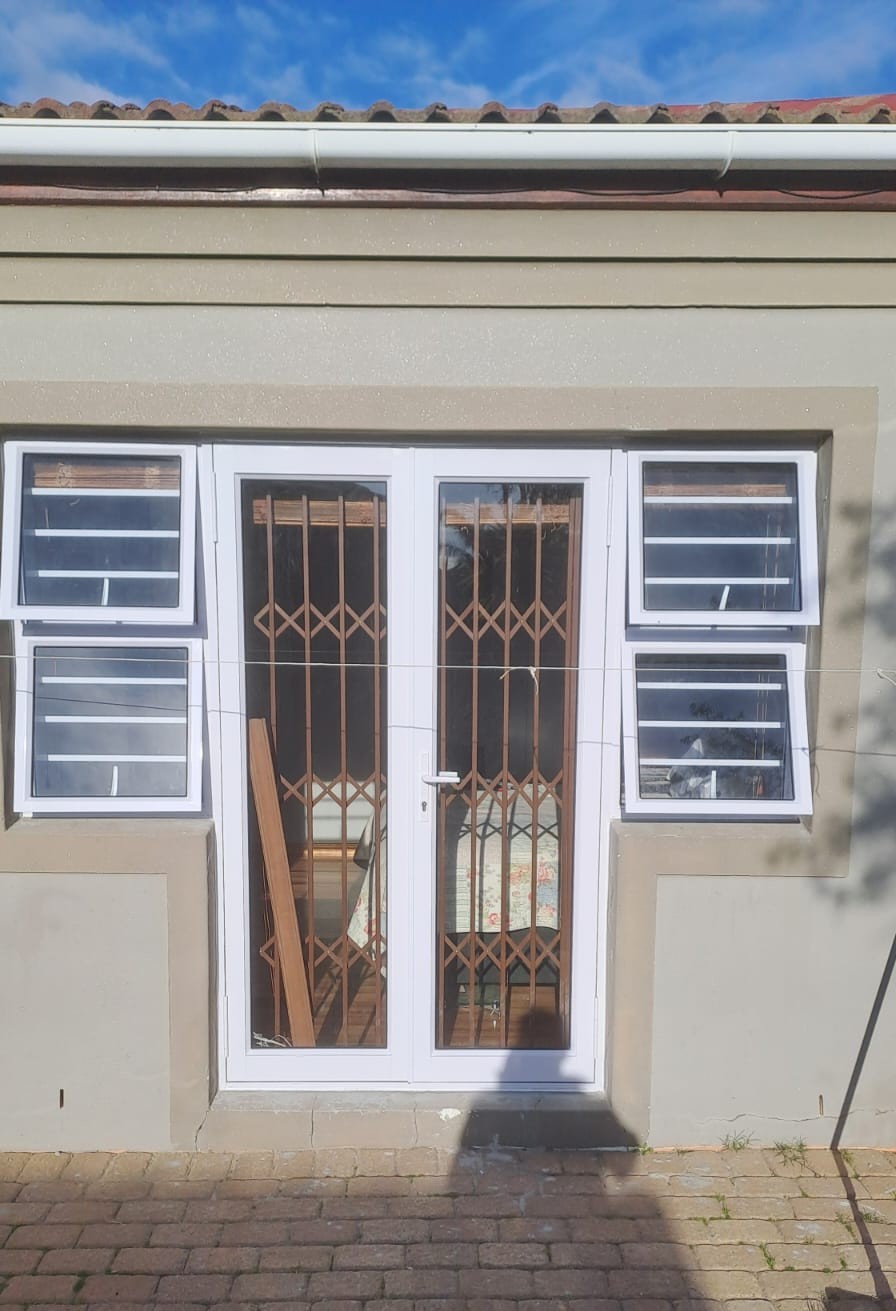Double Door – Full glass double door with sidelights