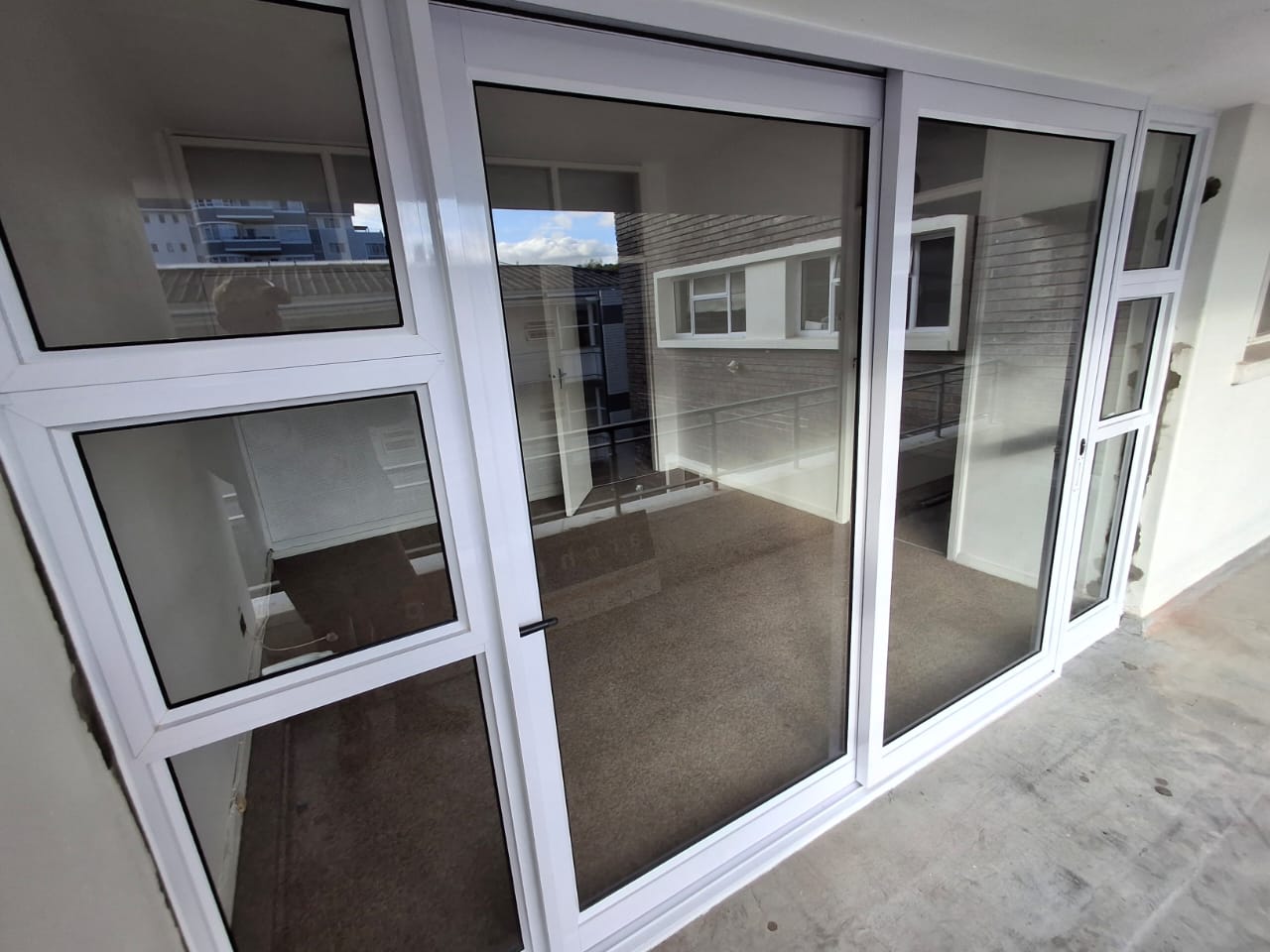 Sliding Door – PALACE sliding door with sidelights