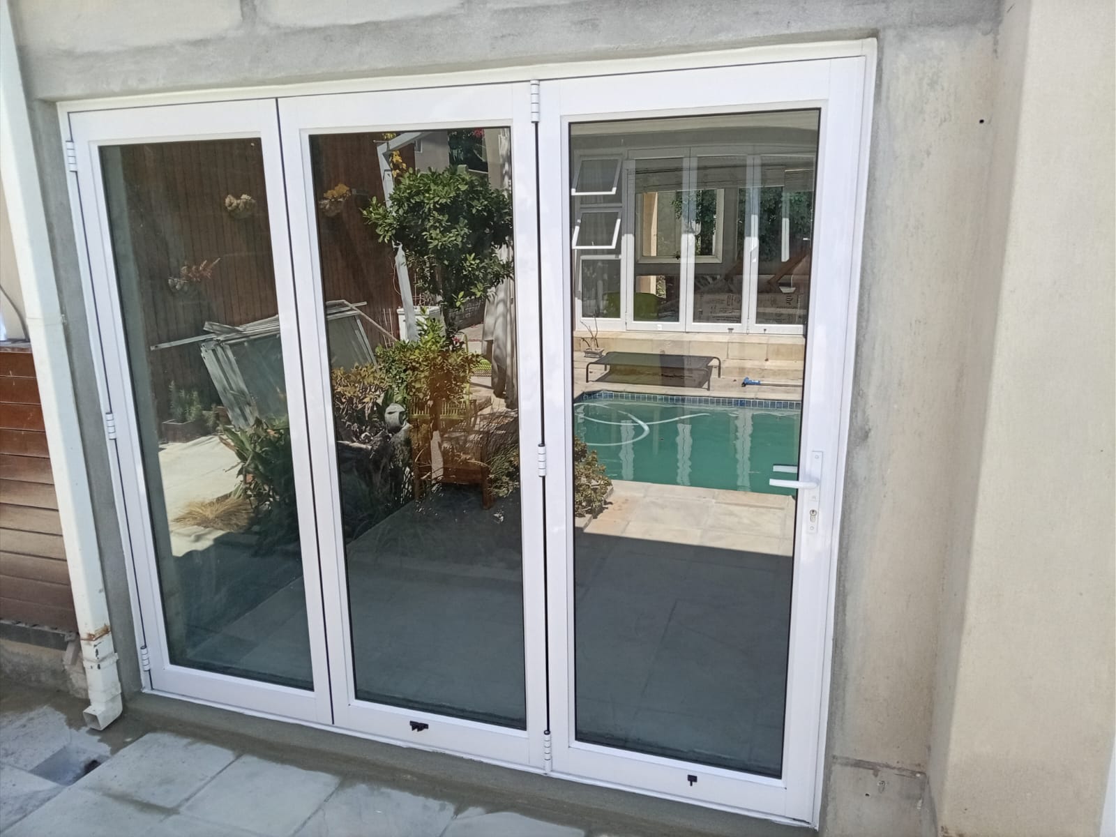 Sliding Folding Door – Vistafold 3-panel stacker